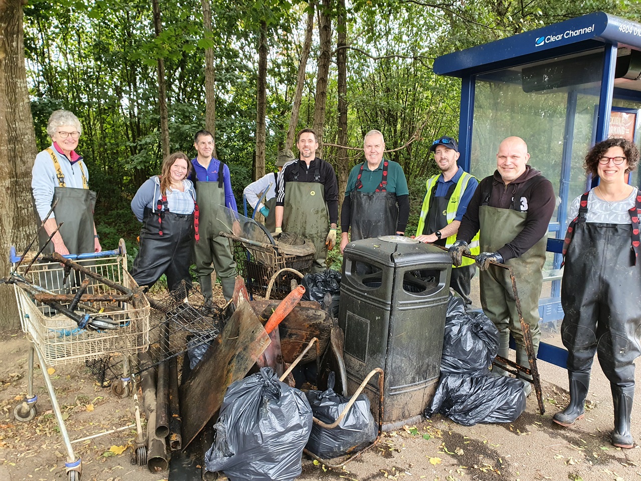 River Cleanup at Elmbridge Meadows Community Day – Hogsmill River