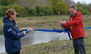 Mayor cuts ribbon